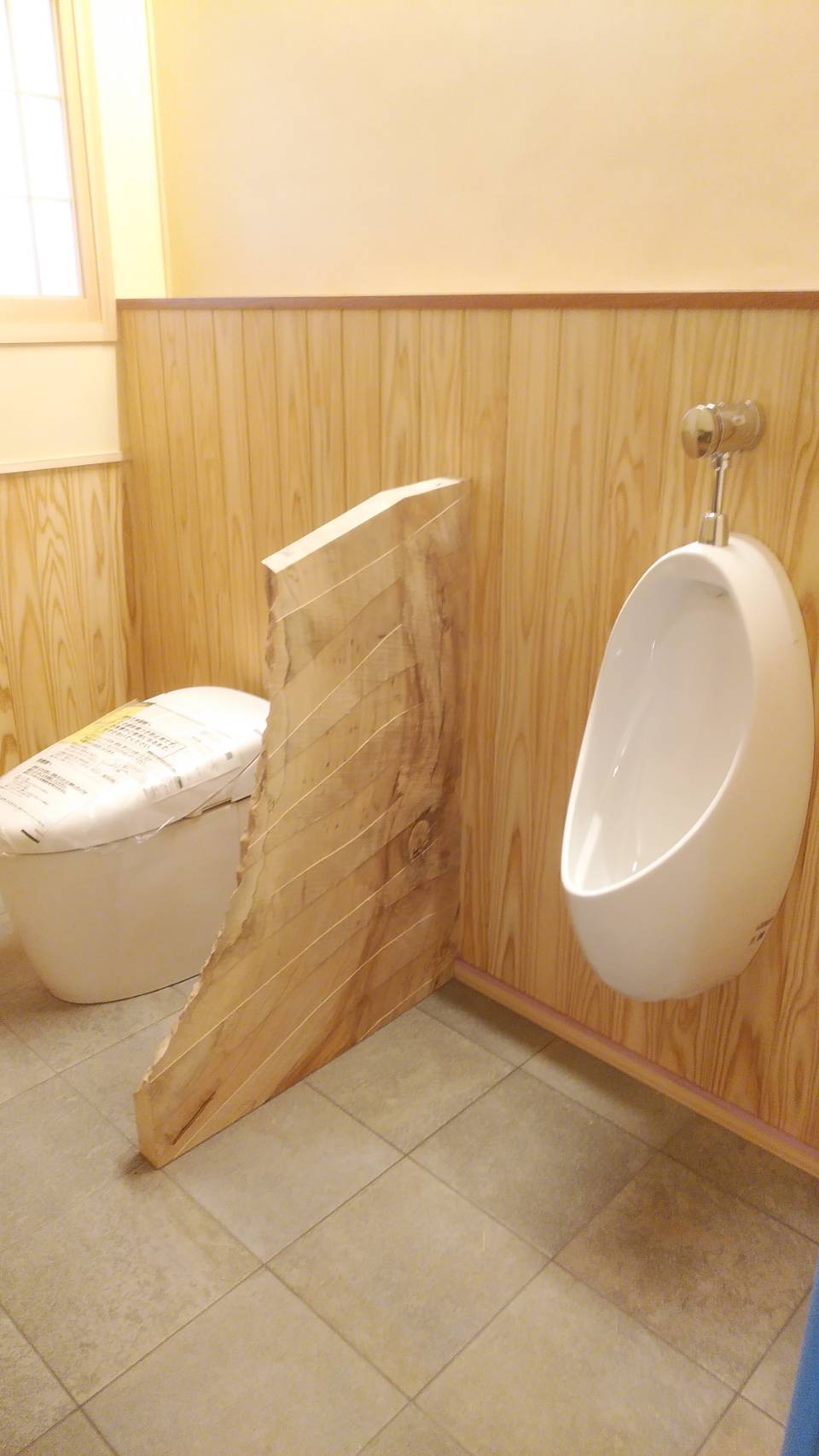 岡山市のＸ様邸で新築洗面・トイレ工事を行いました